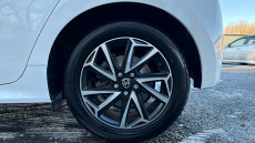 Toyota Yaris 1.5 Hybrid Design 5dr CVT Hybrid Hatchback